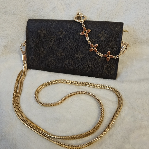Authentic Louis Vuitton Wallet Crossbody - Picture 13 of 15
